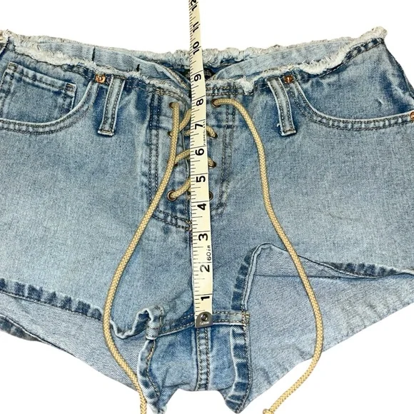 100% cotton lace-up light wash denim shorty-shorts size women’s 6 by wild fable - Picture 7 of 10